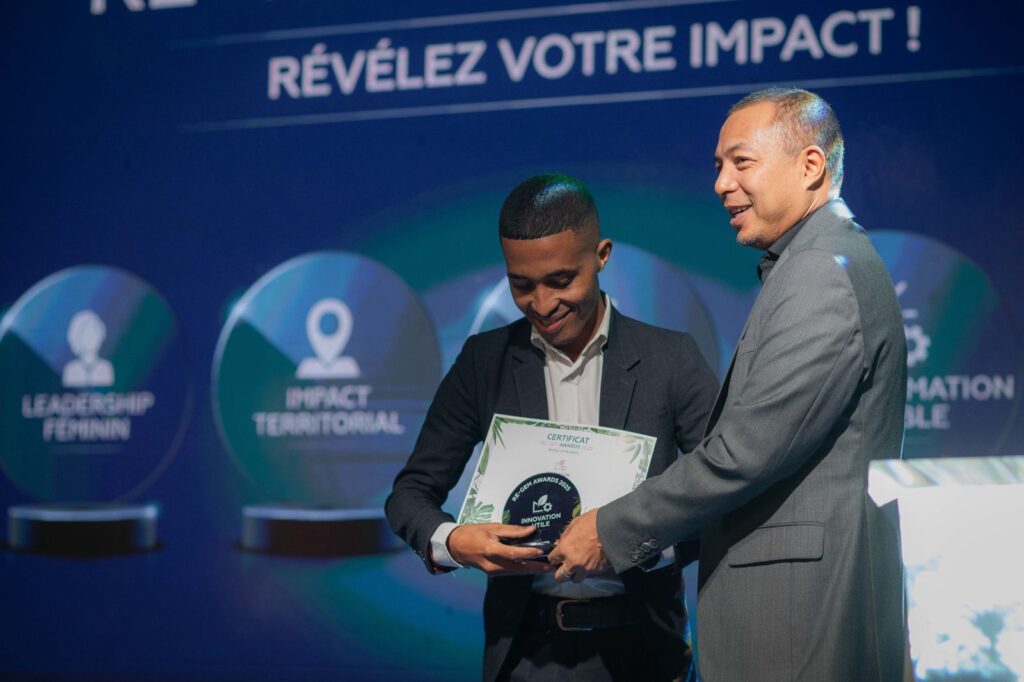 SMS by BEFIANA, lauréat du RE-GEM AWARDS 2025, prix de l’Innovation Utile, décerné par le GEM Groupement des Entreprises de Madagascar